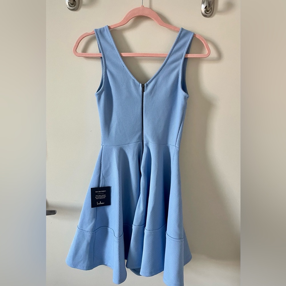 NWT Lulus Dress!!! Size S, super cute and comfortable, love the fabric texture! - Picture 3 of 6